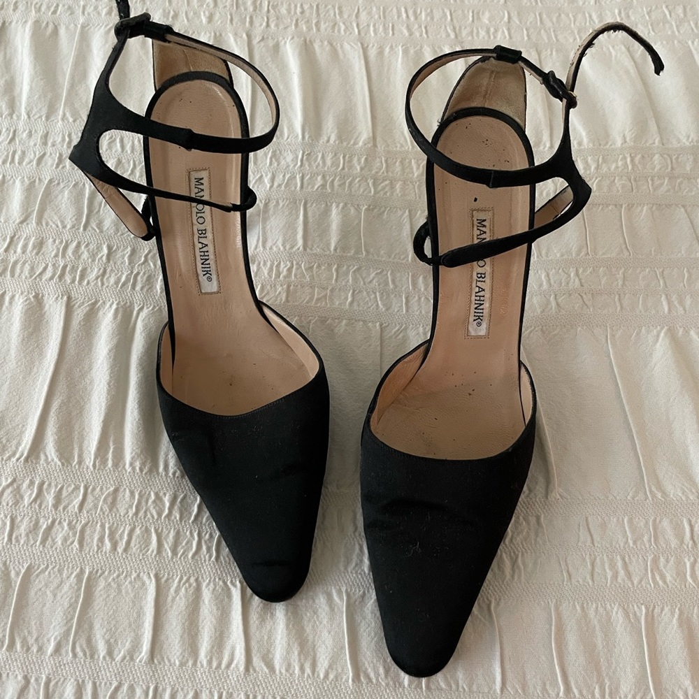 Stunning mid 90s Manolo Blahnik, amazing shape!